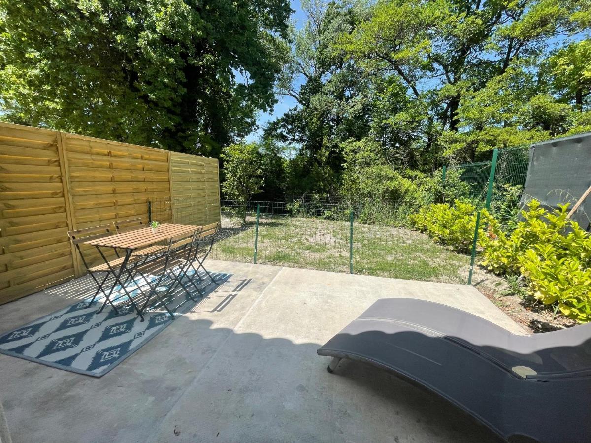 Appartement Avec Terrasse Vue Sorgue Le Thor Luaran gambar